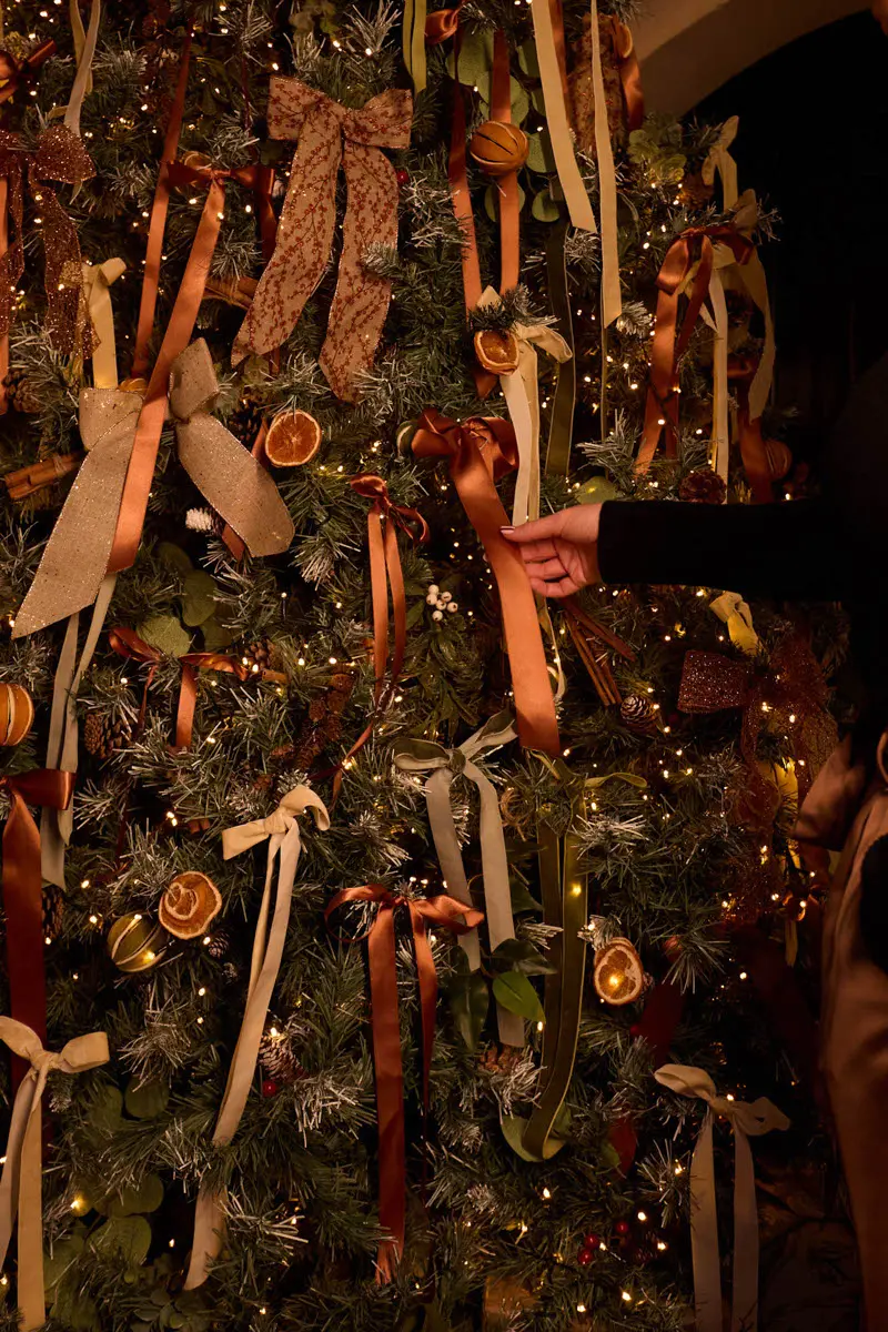 An image of a Christmas tree at Hoar Cross Hall