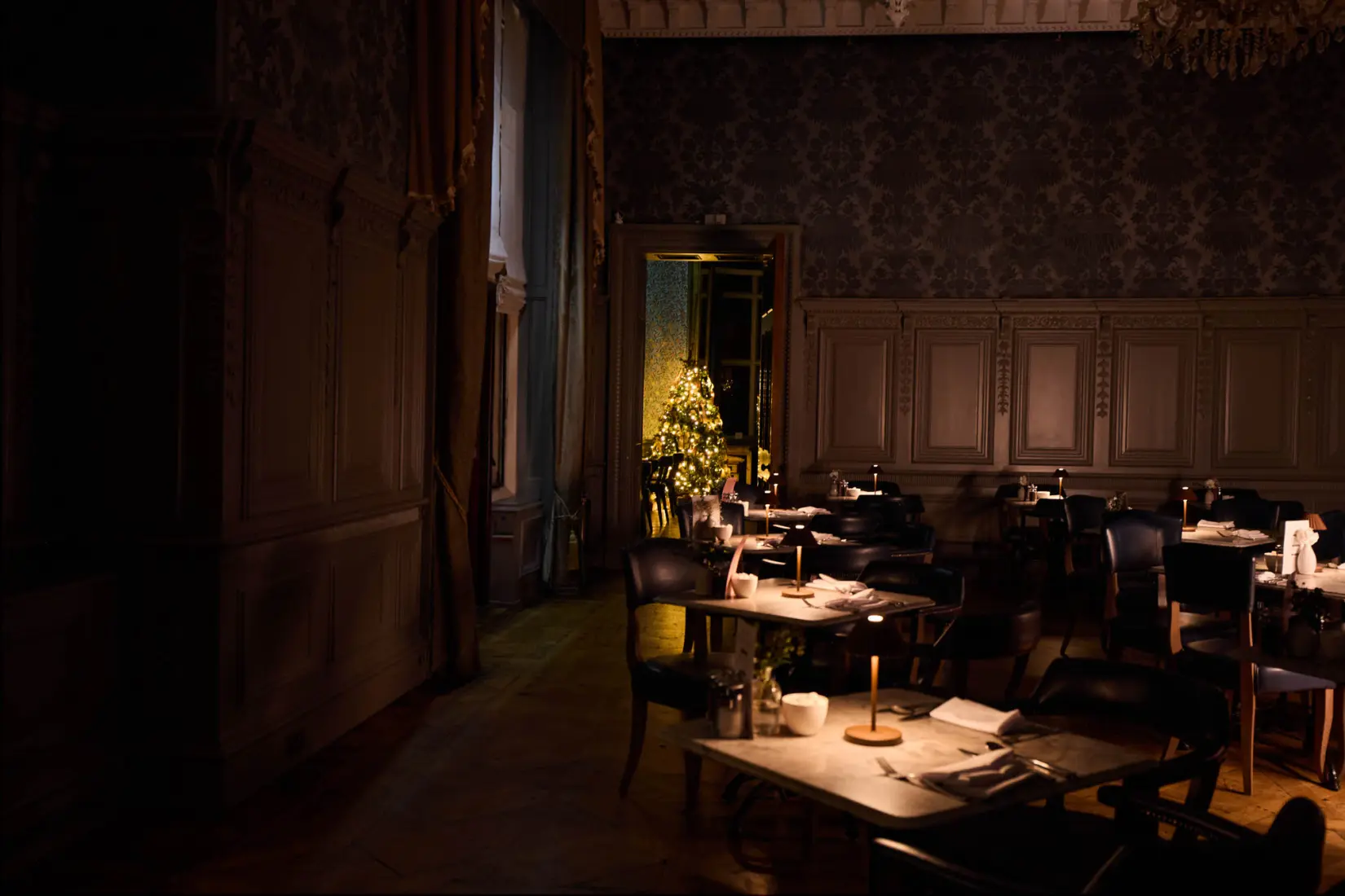 An image of the restaurant decorated at Christmas at Hoar Cross Hall