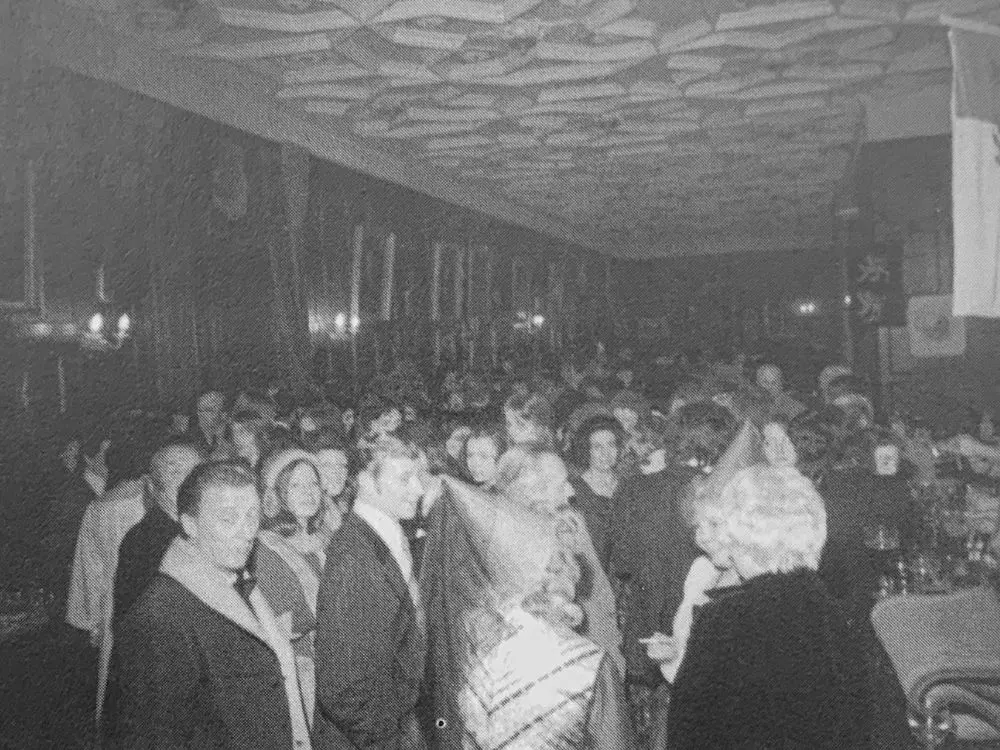 History-the long gallery-residents of the hall-hoar cross hall
